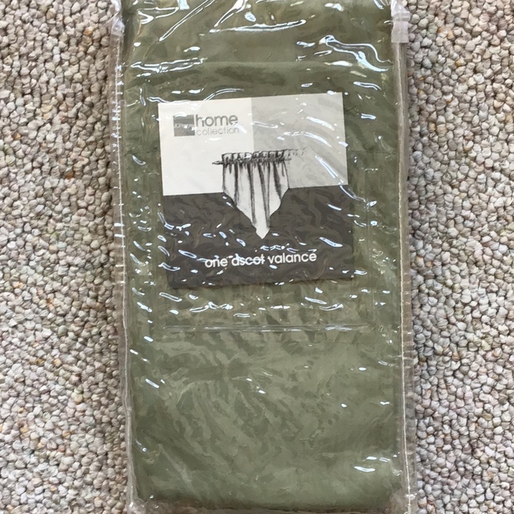 Home Collection Olive Valance
